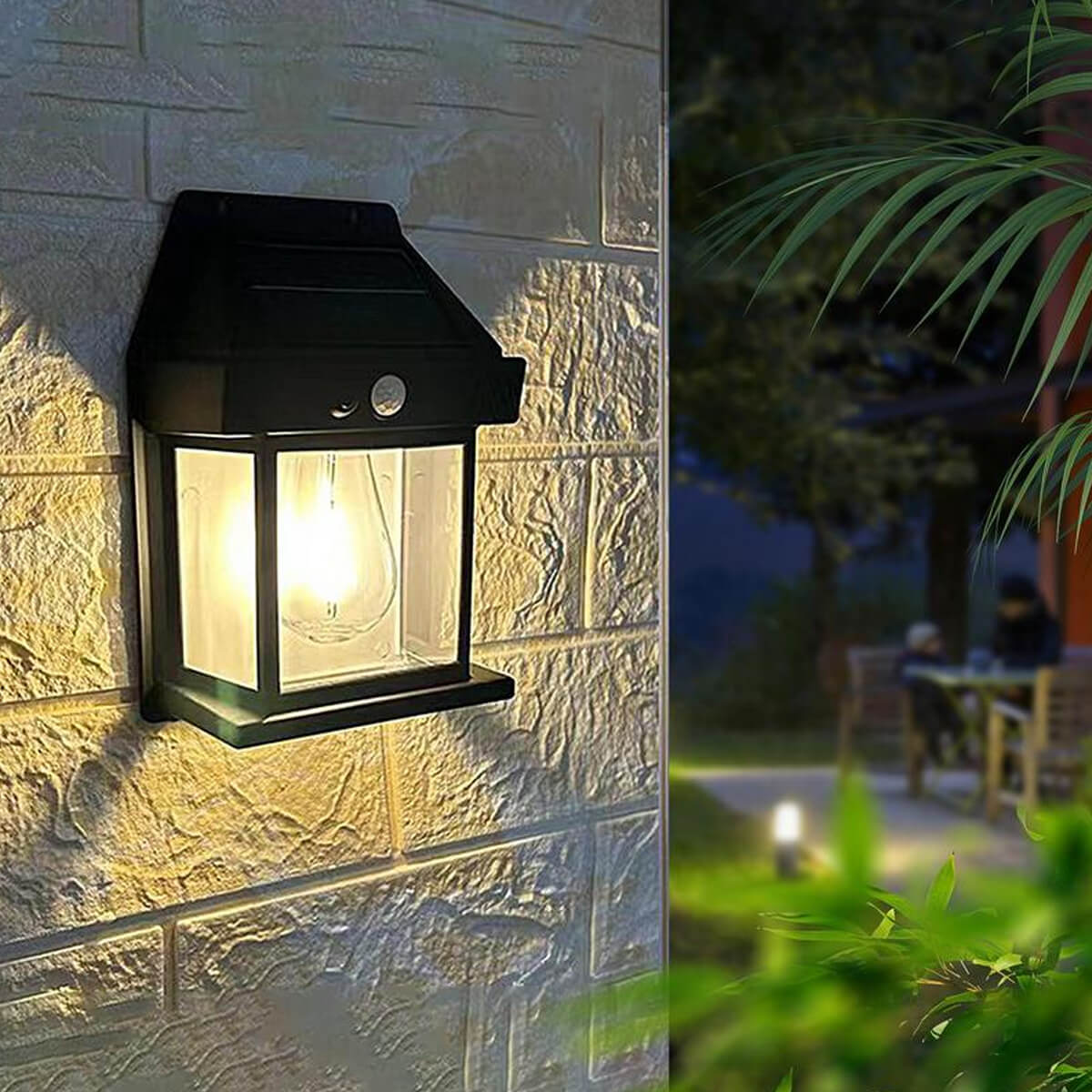 مصباح حائط تفاعلي يعمل بالطاقة الشمسية BK888